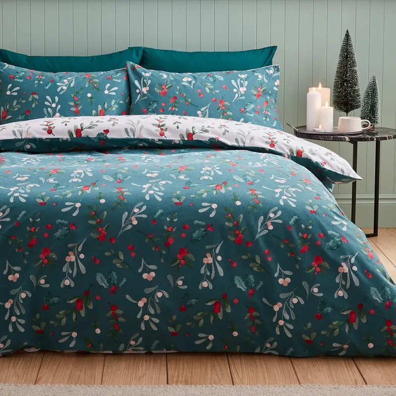 Biało-zielona flanelowa pościel dwuosobowa 200x200 cm Holly and Mistletoe – Catherine Lansfield
