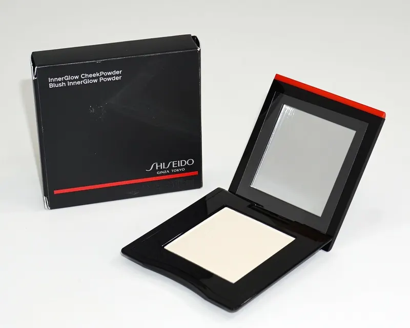 Shiseido InnerGlow CheekPowder - Róż rozświetlający 4 g 01 Inner Light