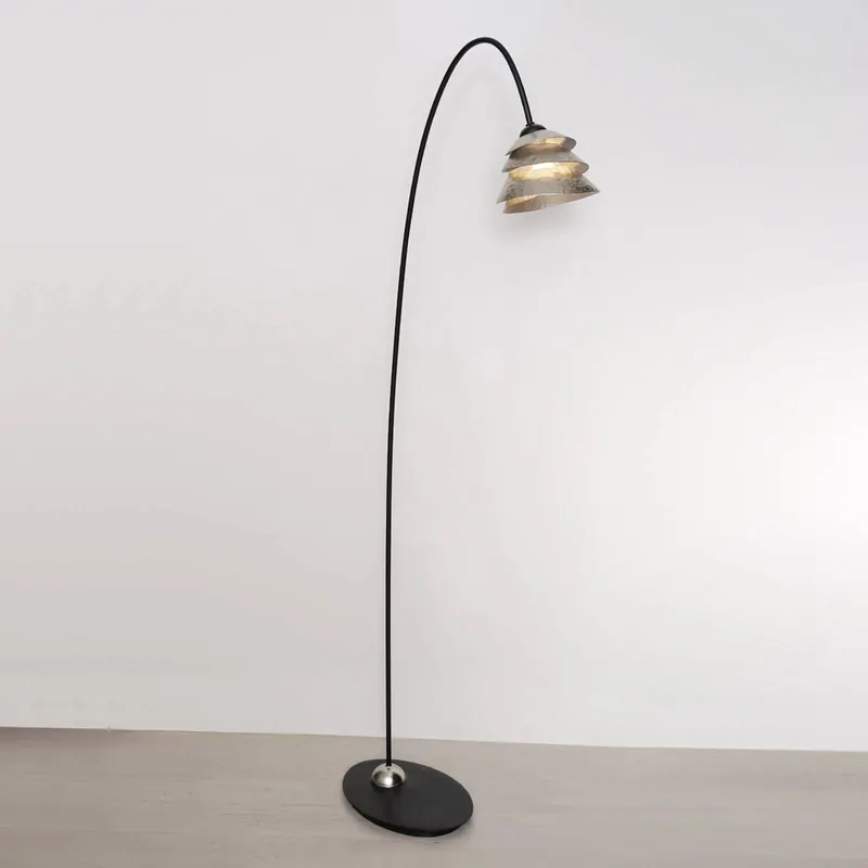 Smukła lampa podłogowa Snail One