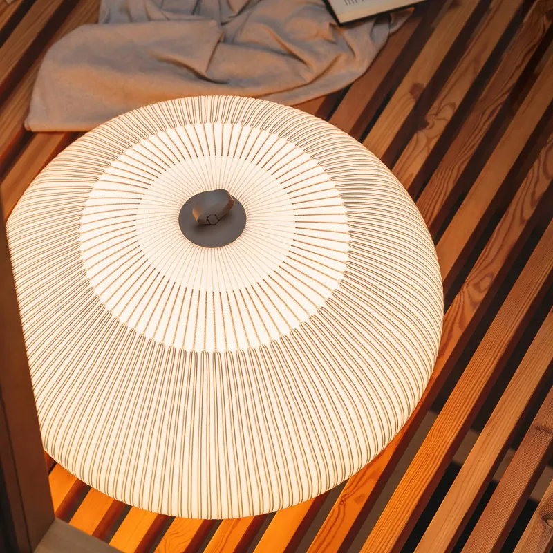 Vibia lampa stojąca LED Knit 7492 beżowa Wysokość 51 cm 927 Casambi