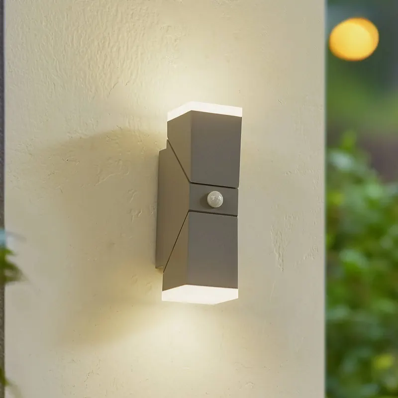 Kinkiet LED Lindby Sally, 22 cm, szary, IP54, czujnik