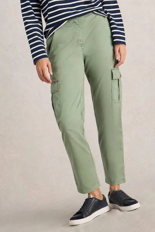 White Stuff Everleigh Cargo Trouser Mid Green Maat: 12 REGULAR | Cargobroeken Outlet | Dames | Groen
