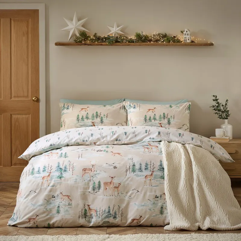 Flanelowa pościel dwuosobowa w naturalnym kolorze 200x200 cm Brushed Christmas Deer – Catherine Lansfield