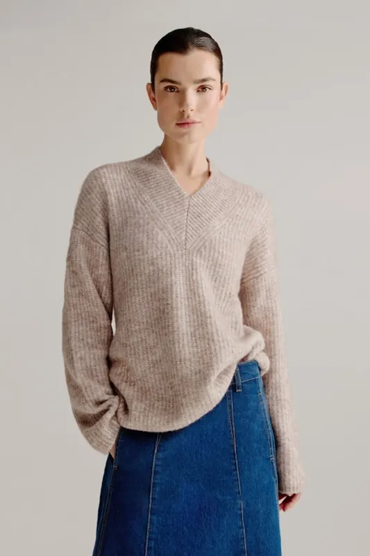 Josephine & Co Larissa Sweater Sand Maat: L | Sweaters Outlet | Dames | Beige
