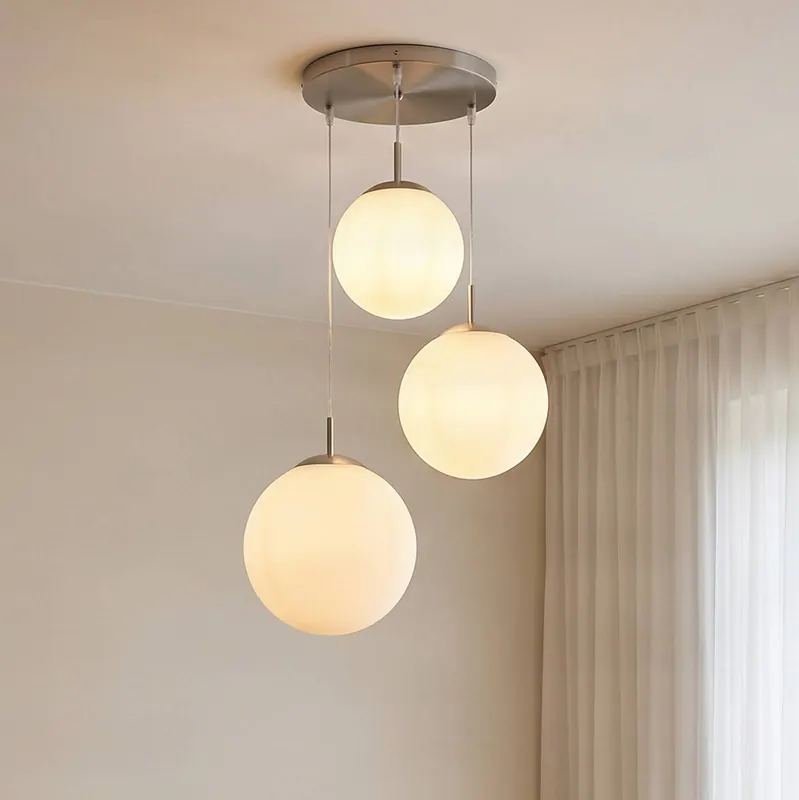 Lampa wisząca Lindby Heleska, biała, szklana, 3-punktowa, Ø 47 cm