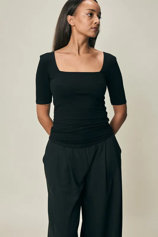 VIVEH Olea Top Black Maat: 46 | Longsleeves Outlet | Dames | Zwart