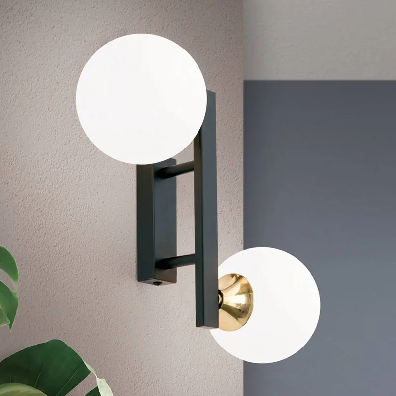 Lampa ścienna Snowwhite ze szklanymi kulami czarna