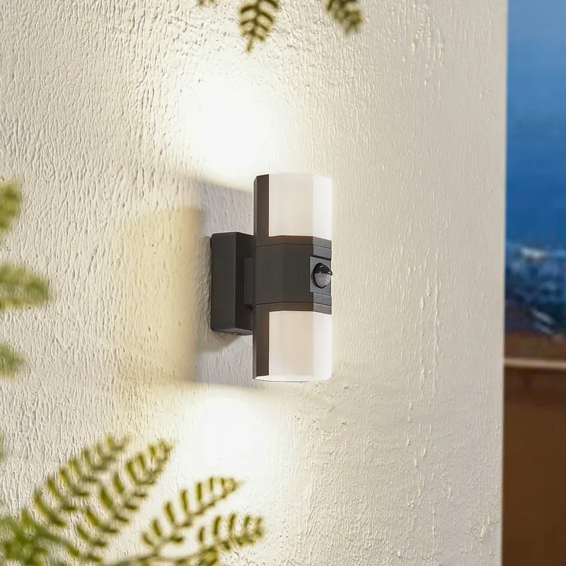 Lindby kinkiet zewnętrzny LED Alaric, aluminium, antracyt, czujnik