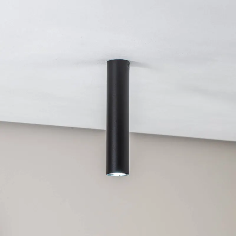 Lampa sufitowa Tube w kształcie cylindra, czarna