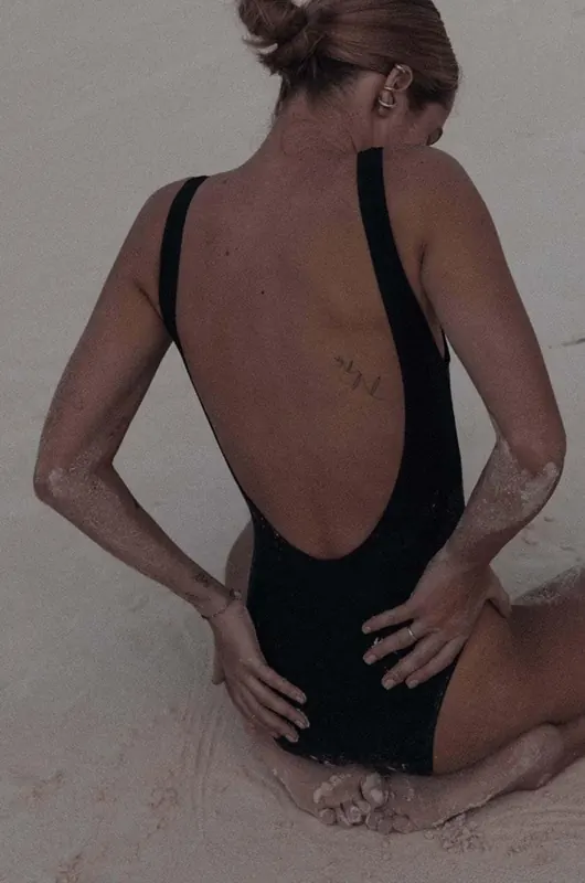 Muuv. strój kąpielowy jednoczęściowy damski V SWIMSUIT