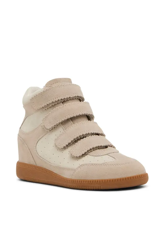 Steve Madden Mustang Sneakers Sand Suede Maat: 42 | Sneakers Outlet | Dames | Beige