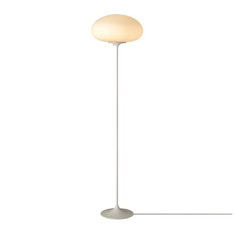 Lampa stojąca Gubi Stemlite, kolor szary żwirowy, wysokość 150 cm, ściemniana