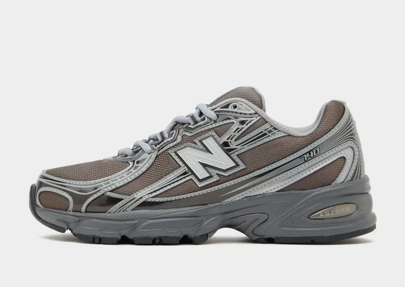 New Balance 740