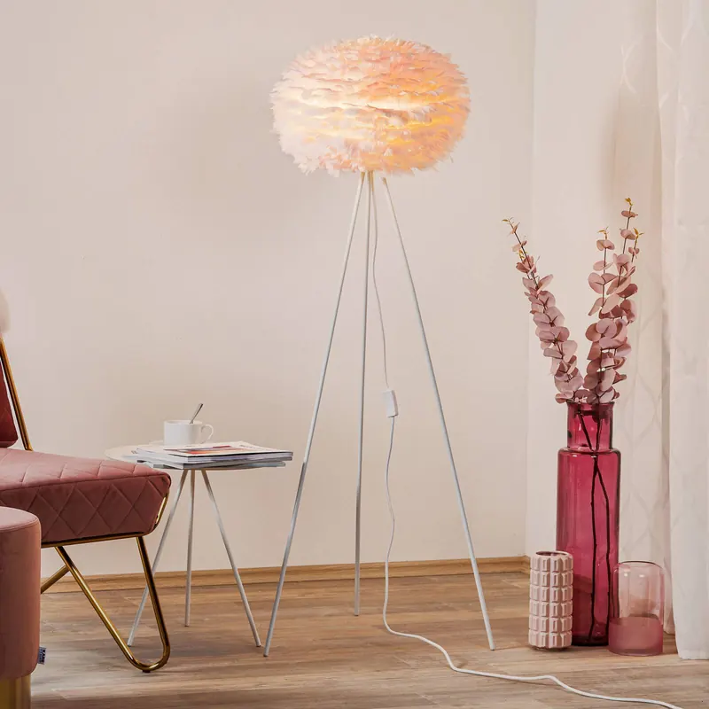 UMAGE Eos medium lampa stojąca róża trójnóg biały