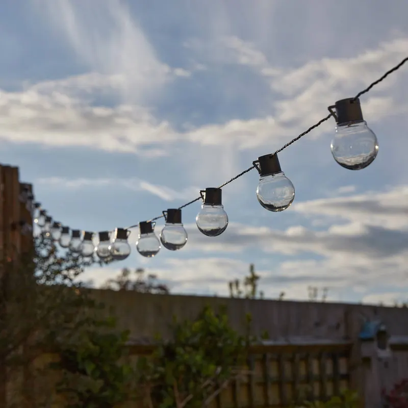 Łańcuch świetlny LED zasilany energią słoneczną GloBulb, 40 żarówek, IP44