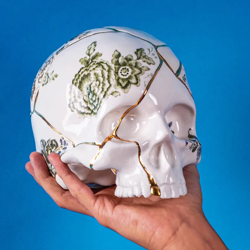 SELETTI Rzeźba Kintsugi Czaszka, biały, porcelana, złoto
