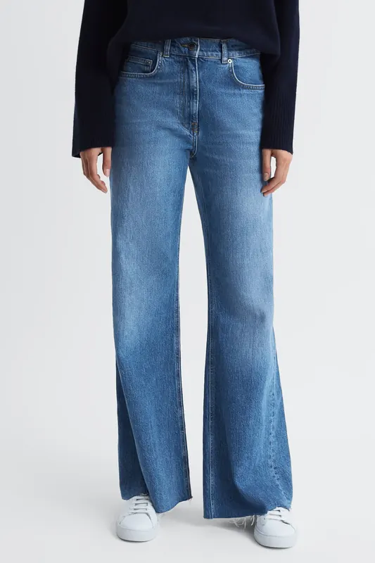Reiss Side Detail Flare Jean Mid Blue Maat: 25P | Flared Jeans Outlet | Dames | Blauw