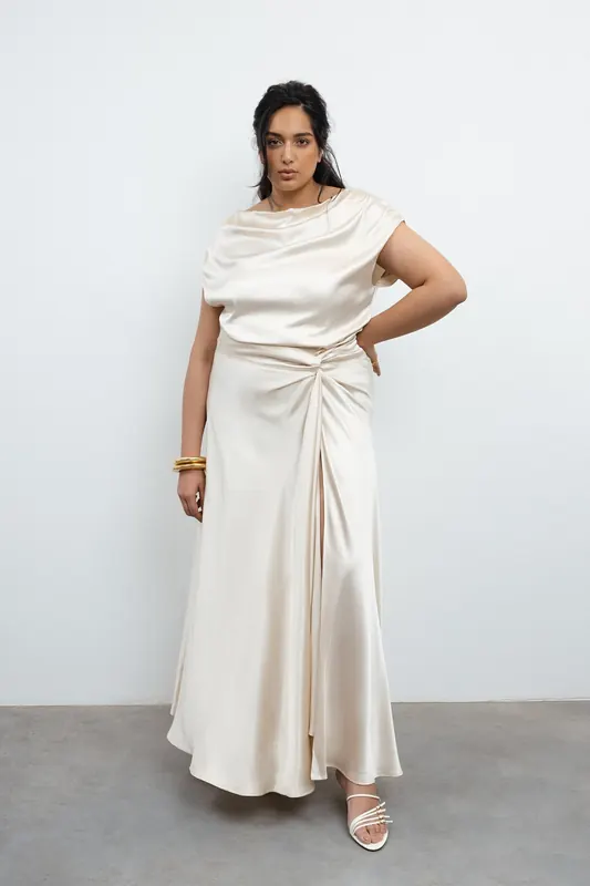VIVEH Shell Champagne Maat: 40 | Maxi Jurken Outlet | Dames | Beige