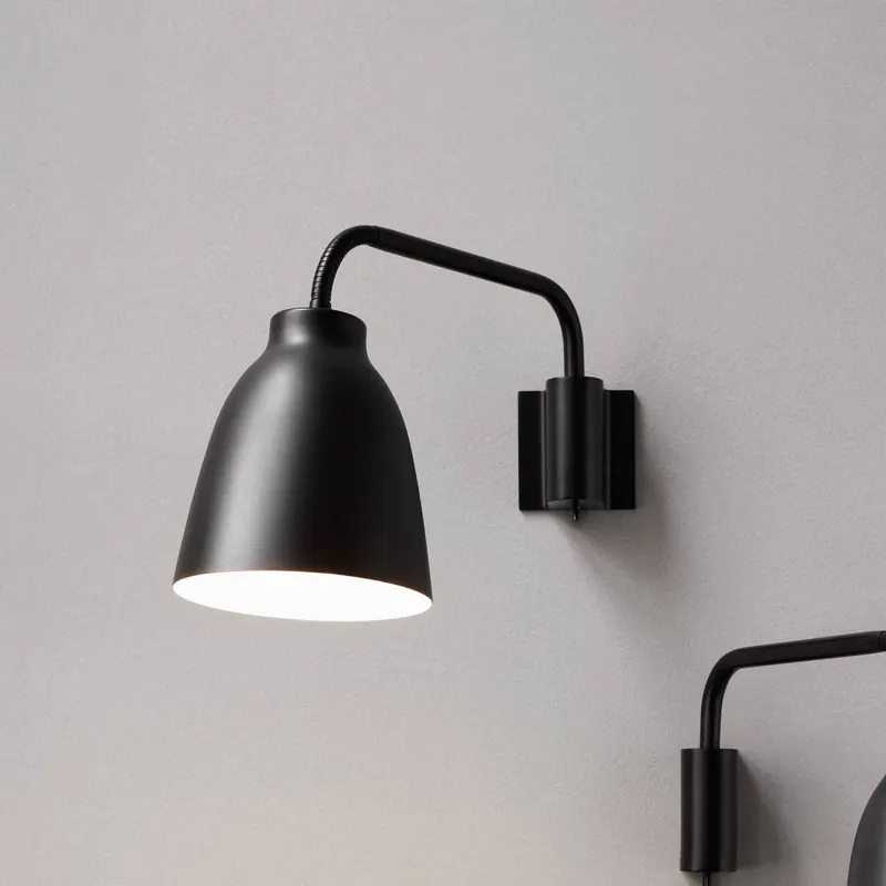 FRITZ HANSEN Caravaggio lampa ścienna, czarna