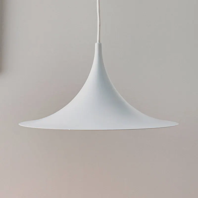 Gubi żyrandol Semi, Ø 30 cm, biała