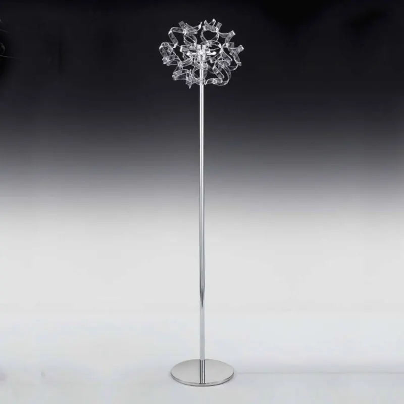 Lampa podłogowa Crystal ze zdobioną końcówką