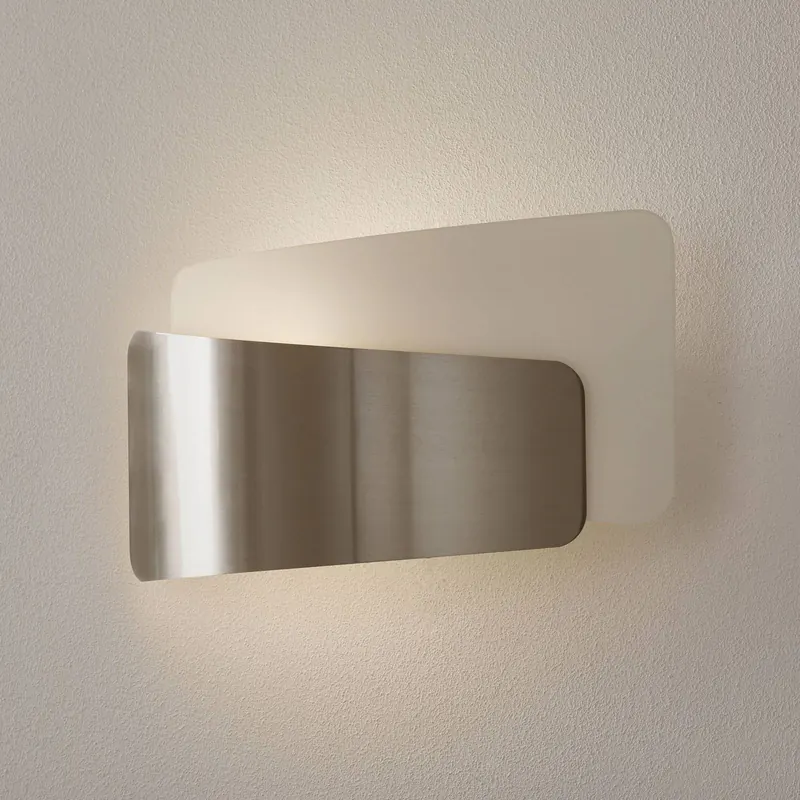 Asymetryczna lampa ścienna Slane