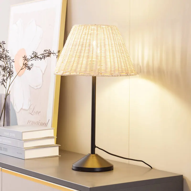 Lampa stołowa Lindby Zyralia, kolor drewna, rattan, Ø 30 cm