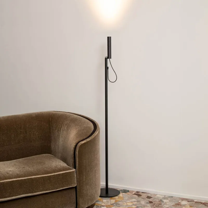 Lampa stojąca LED Nemo, czarna, 2700 K, sączyniana