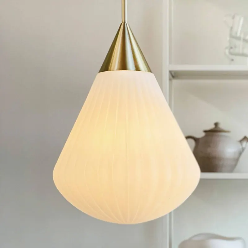 Dyberg Larsen Lampa wisząca Ballon, Ø 33 cm biała/kolor mosiężny
