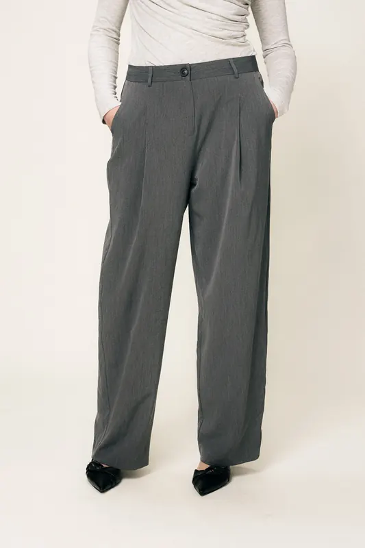 VIVEH Carex Agaat Maat: 40 | Straight Broeken Outlet | Dames | Grijs