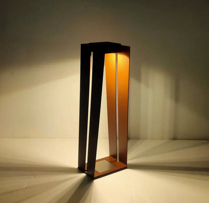 Latarnia solarna Skaal LED z czujnikiem, Corte, 70 cm