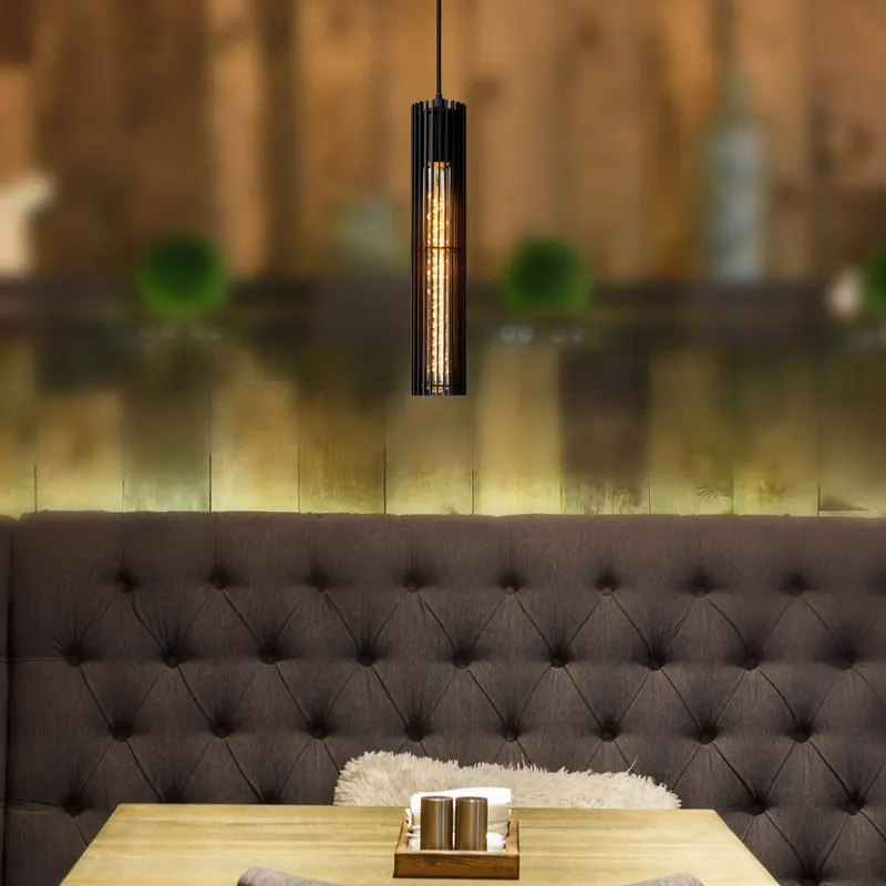Lampa wisząca Lionel z metalowym kloszem