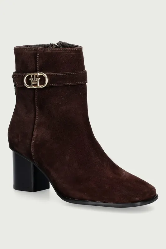 Tommy Hilfiger botki na niskim obcasie damskie zamszowe TH STRAP SUEDE BLOCK HEEL BOOT