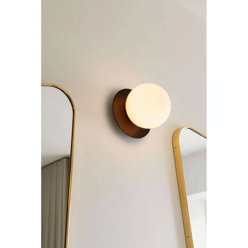 Kinkiet Nuura Liila 1 Medium, brąz/opal, IP44, G9