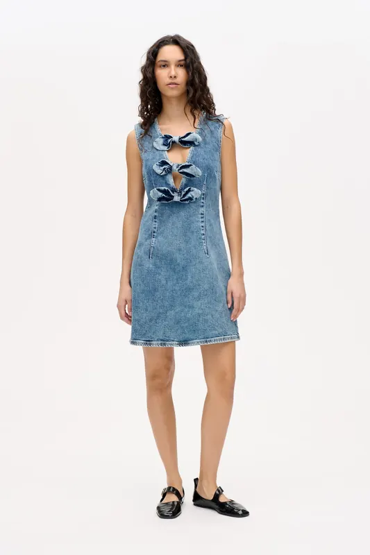 Baum und Pferdgarten Ajki Dress Light Denim Wash Maat: 40 | Mini Jurken Outlet | Dames | Blauw