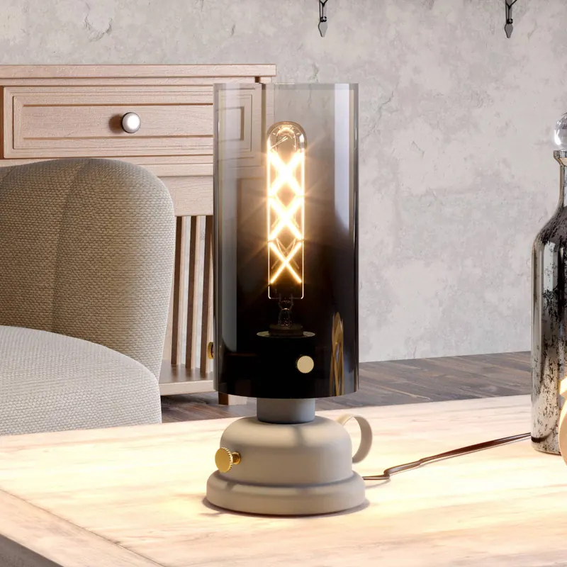 Lampa stołowa Gargrave w stylu lampy naftowej