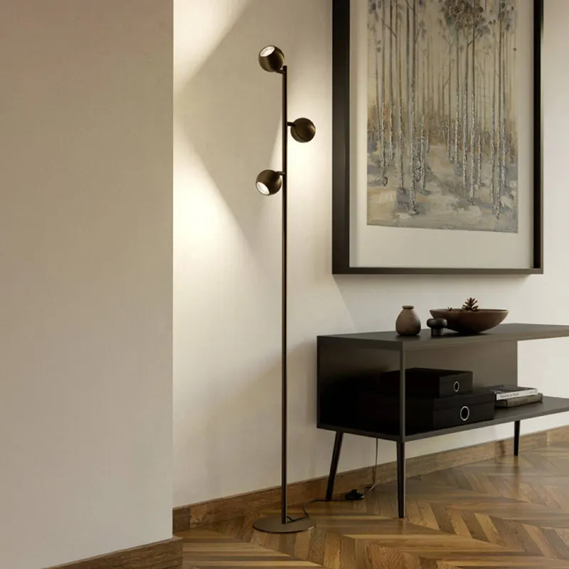 Lampa stojąca EGLO BIMEDA 1, w kolorze brązu, wysokość 140 cm, 3-punktowa.