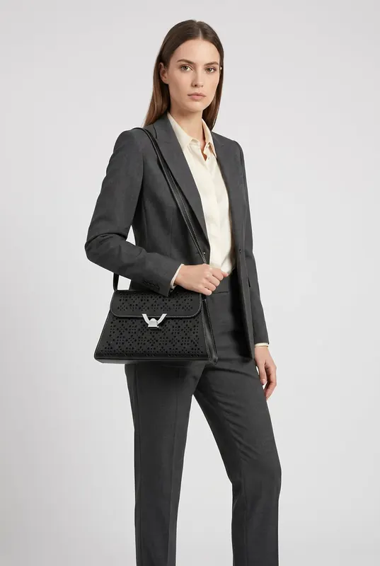 Coccinelle dew Cow.perf. Noir Maat: OS | Handtassen Outlet | Dames | Zwart