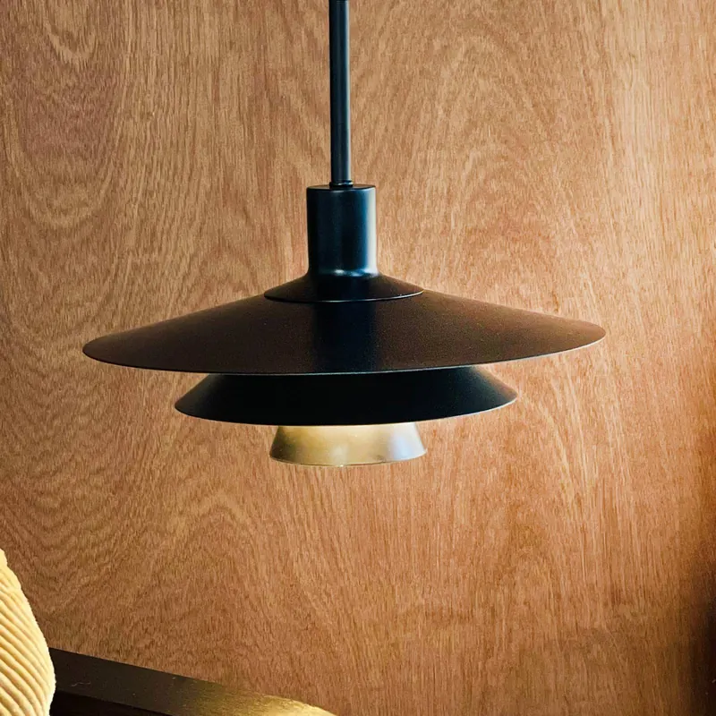 Lampa wisząca Dyberg Larsen Kay, średnica 30 cm, czarna, metalowa