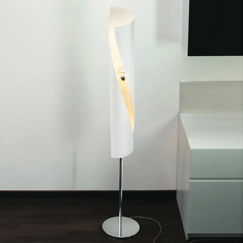 Knikerboker Hué - Designerska lampa podłogowa w kolorze białym