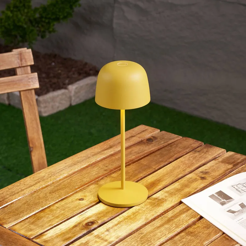 Lindby Arietty, lampa stołowa LED z akumulatorem, żółta, ściemniana, IP65