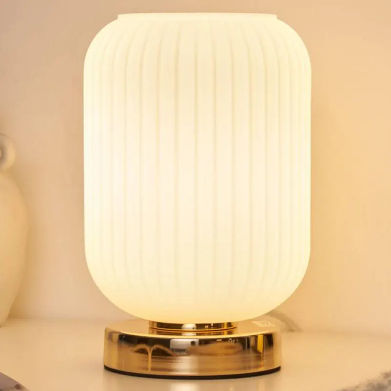 Pauleen Noble Purity lampa stołowa z białym szkłem