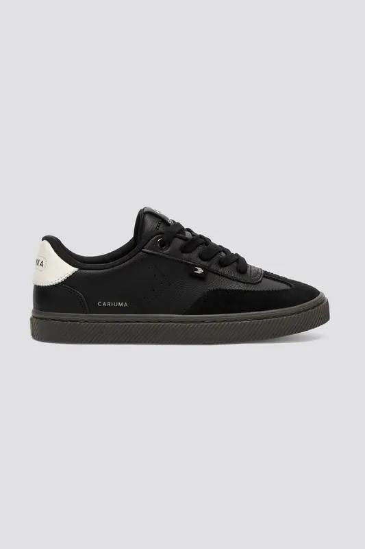 Cariuma Toca Soft Grain Leather Teak Black Off-white Accents Maat: 45.5 | Sneakers Outlet | Unisex | Zwart