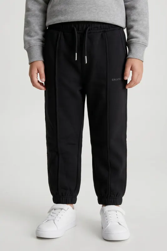 Calvin Klein Boys Relaxed Pintuck Sweatpant Black Maat: 6 | Broeken Outlet | Unisex | Zwart