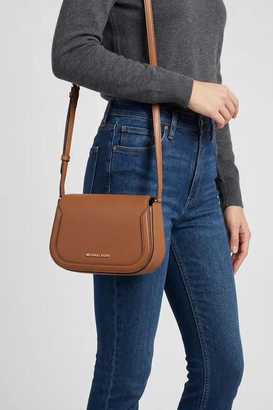Michael Kors Small Saddle Crossbody Luggage Maat: OS | Schoudertassen Outlet | Dames | Bruin