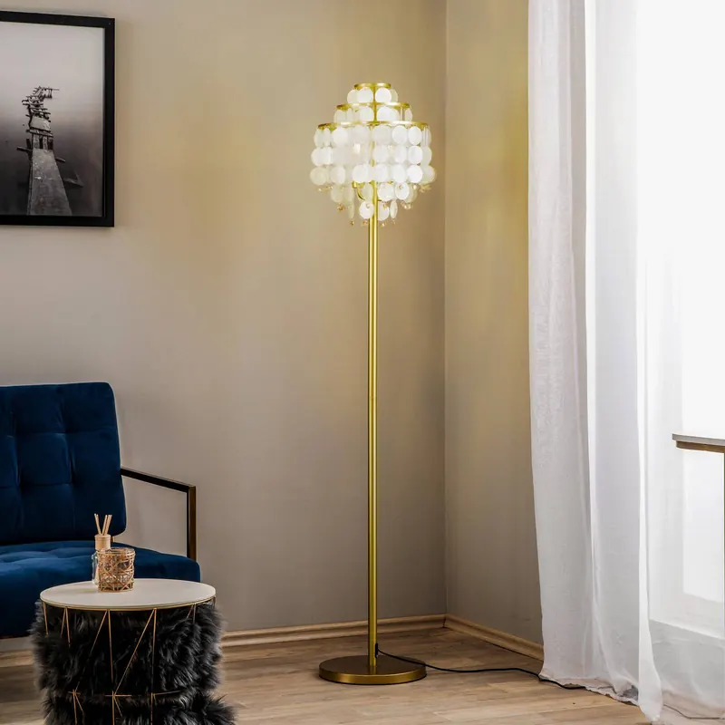 Lampa stojąca Ruben z płytkami z masy perłowej