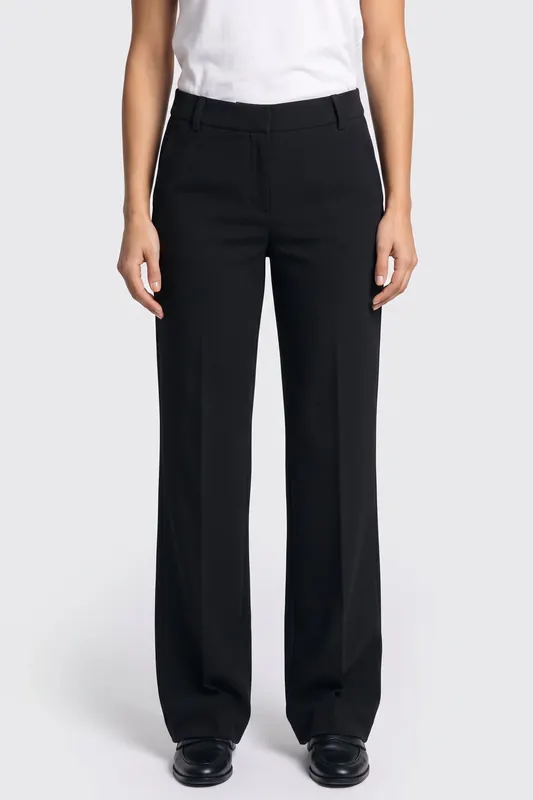 GUESS Lia Straight Pant Jet Black A996 Maat: 42 | Pantalons Outlet | Dames | Zwart
