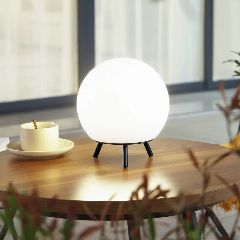 Akumulatorowa lampa stołowa LED Aurilia, czarny/biały, żelazo, IP44