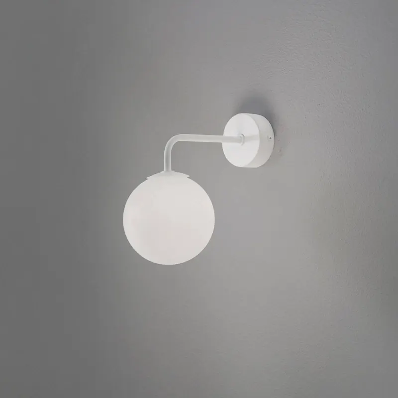 Lampa ścienna Astral, biała, wysięg 22 cm, stal/szkło