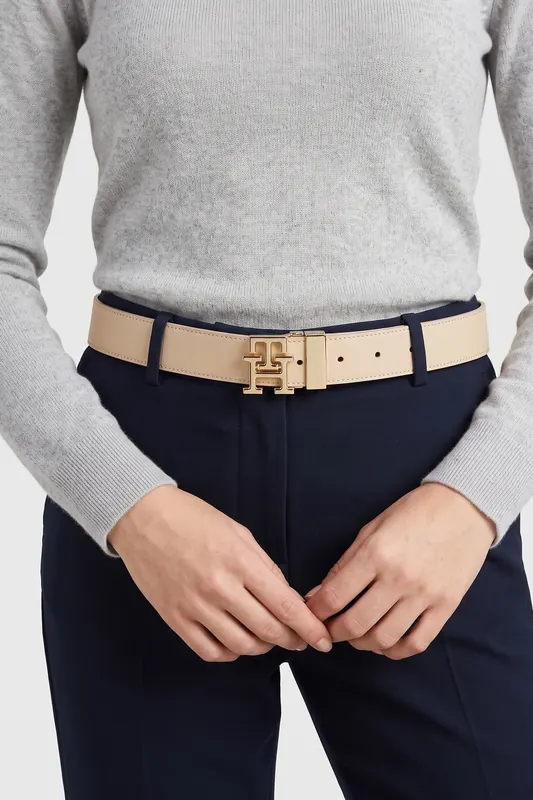 Tommy Hilfiger Logo 3.0 Reversible Belt Blue Mono/clayed Pebble Maat: 80 | Riemen Outlet | Dames | Zwart